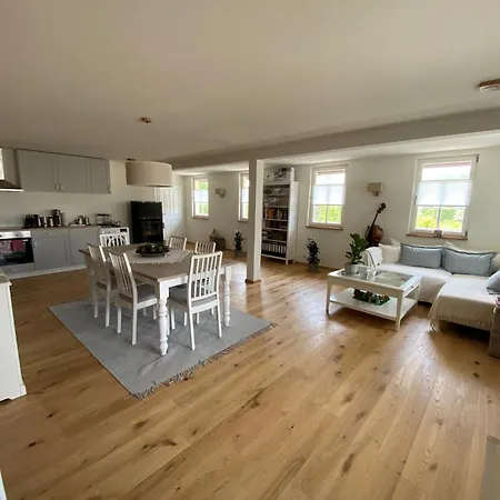 Altes Pfarrhaus Leubach 플라던겐